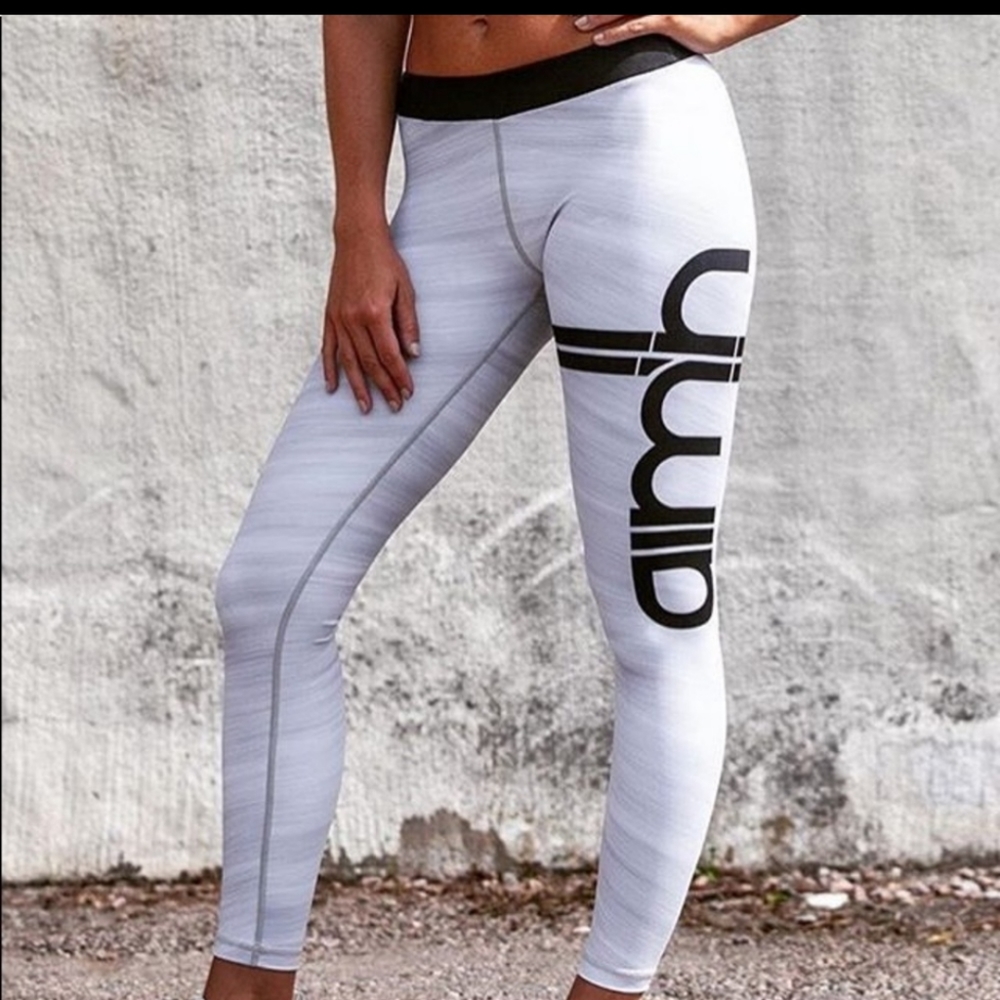 Aim'n stripe leggings. excellent condition